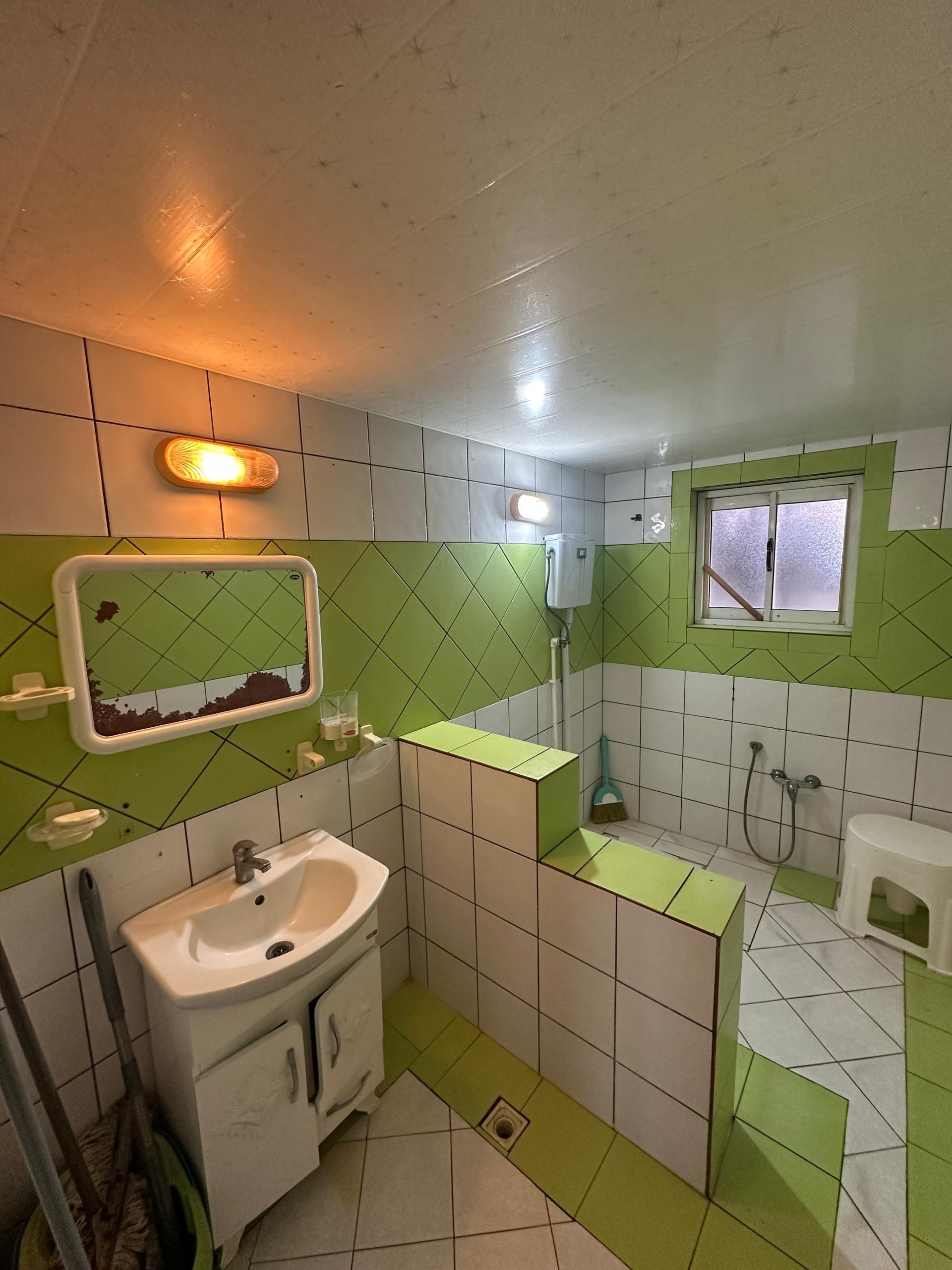 ویلا استخردار فانوس آبی