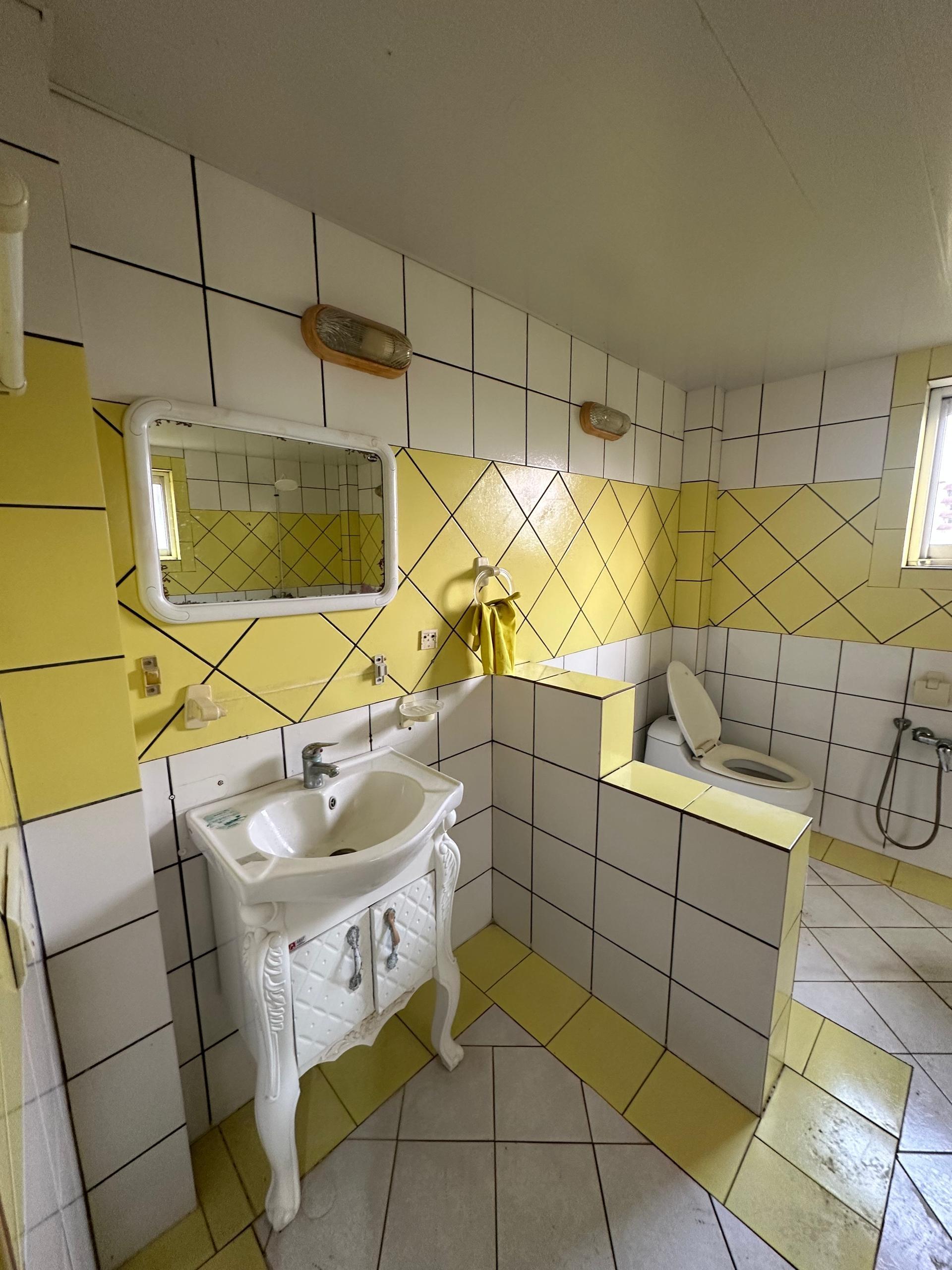 ویلا استخردار فانوس آبی