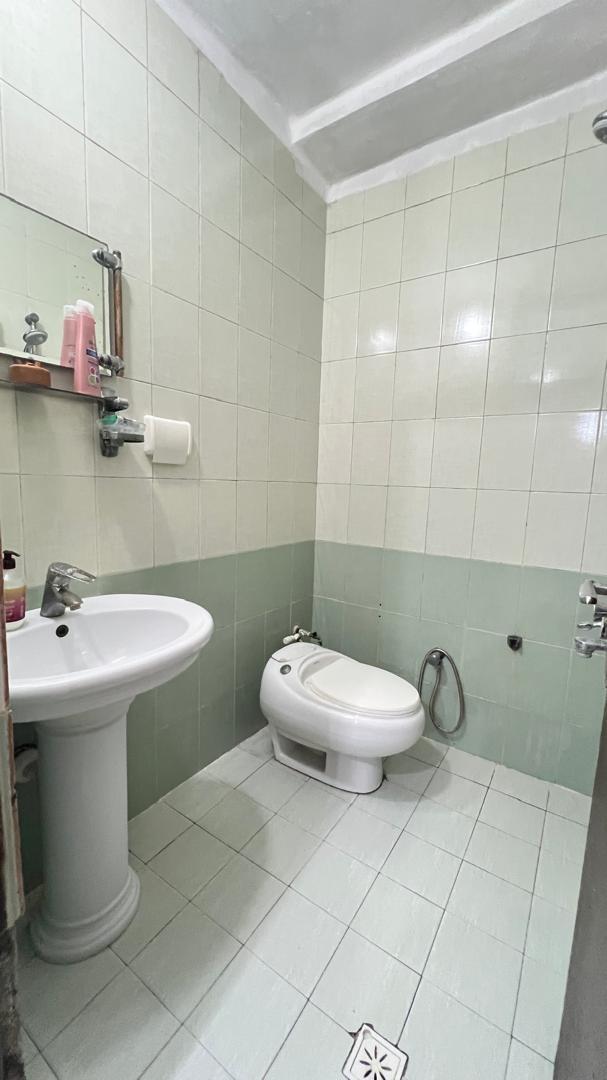 واحد تک خوابه باران