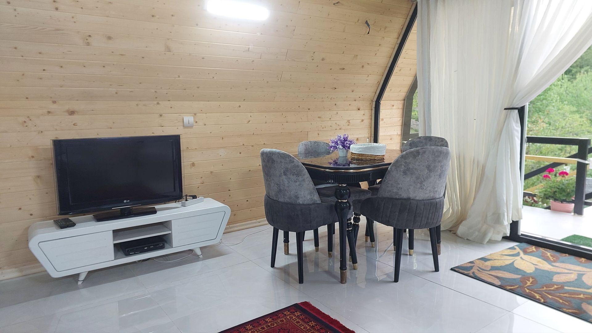 کلبه سوئیسی جَسمین