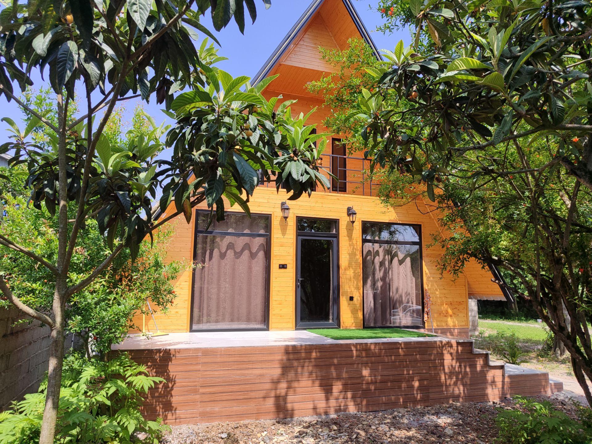 کلبه سوئیسی دو خوابه مراد 