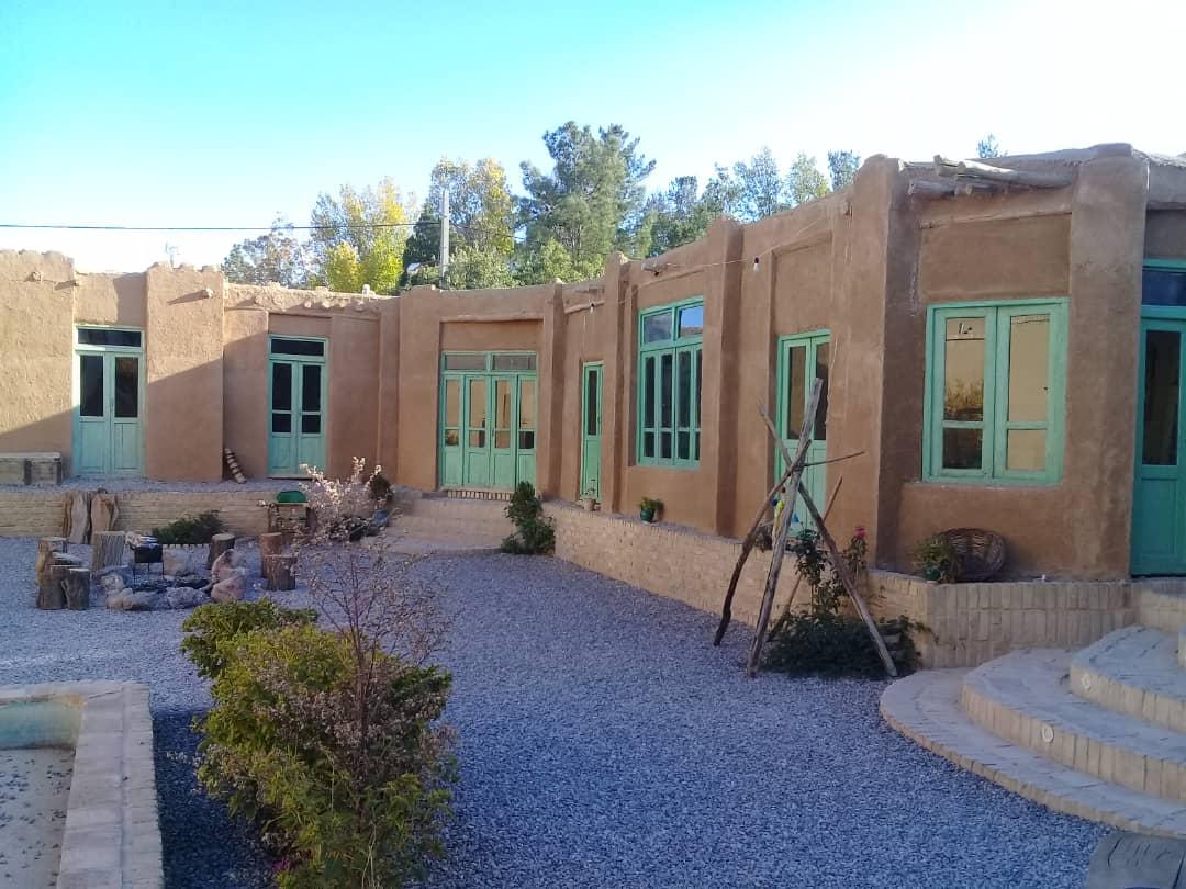 اقامتگاه بوم گردی درافشان آباده