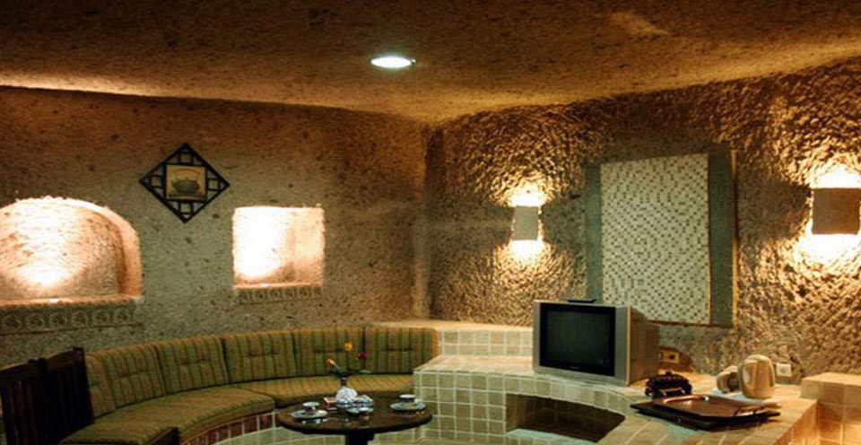 بوم گردی در کندوان