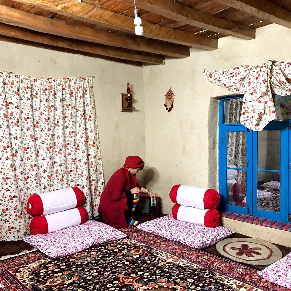 اقامتگاه بوم گردی ماه جون