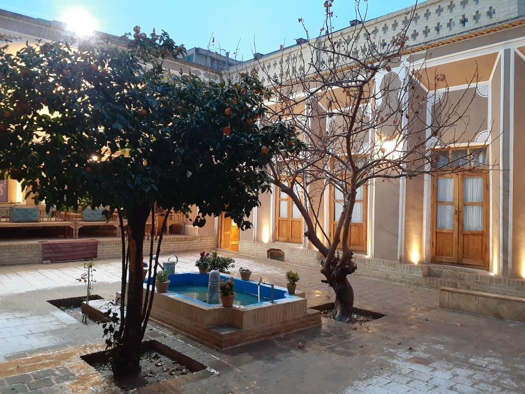 اتاق 106