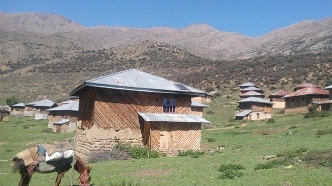 اقامتگاه بوم گردی نوشا