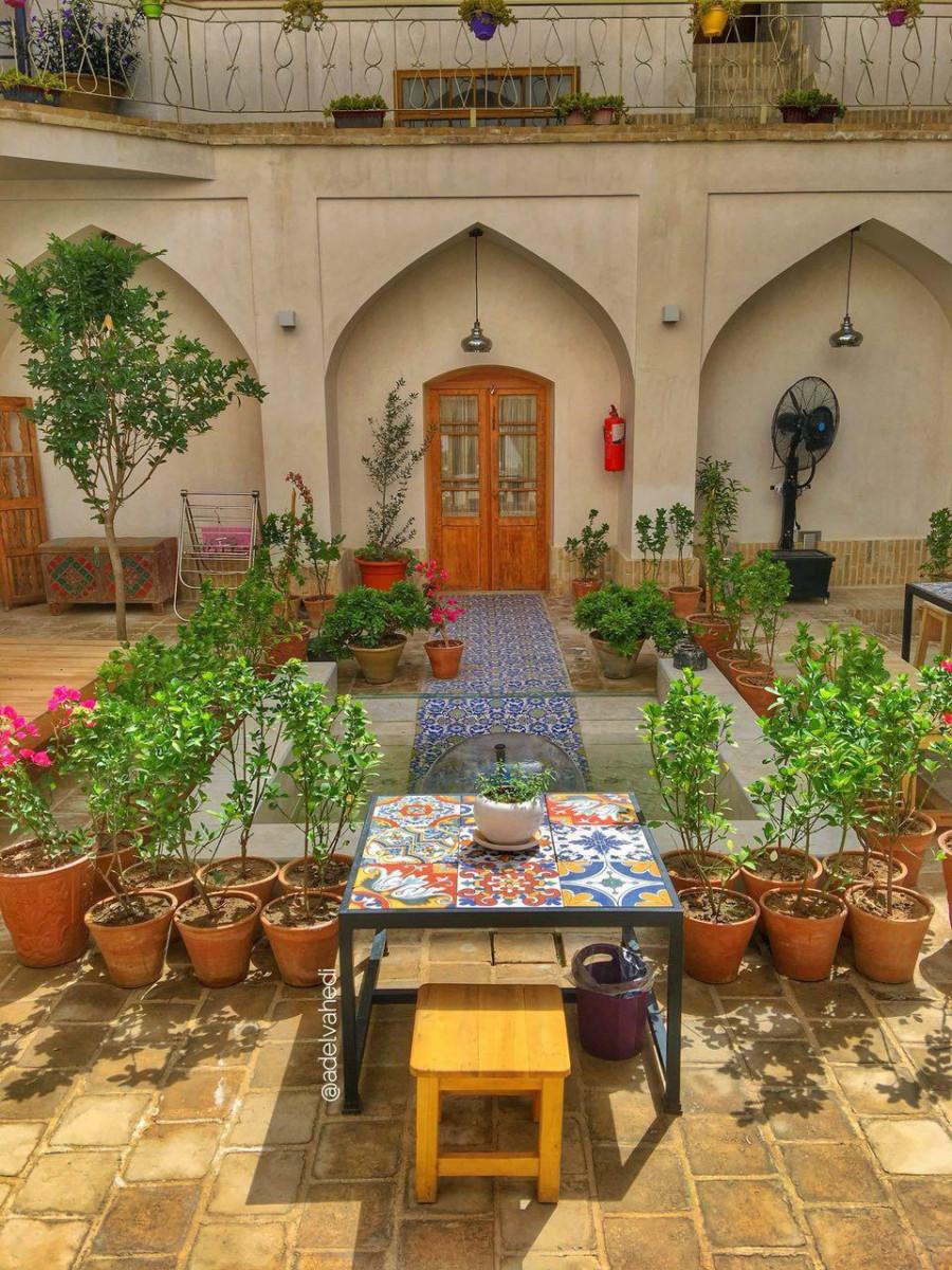 اتاق تخت و کرسی