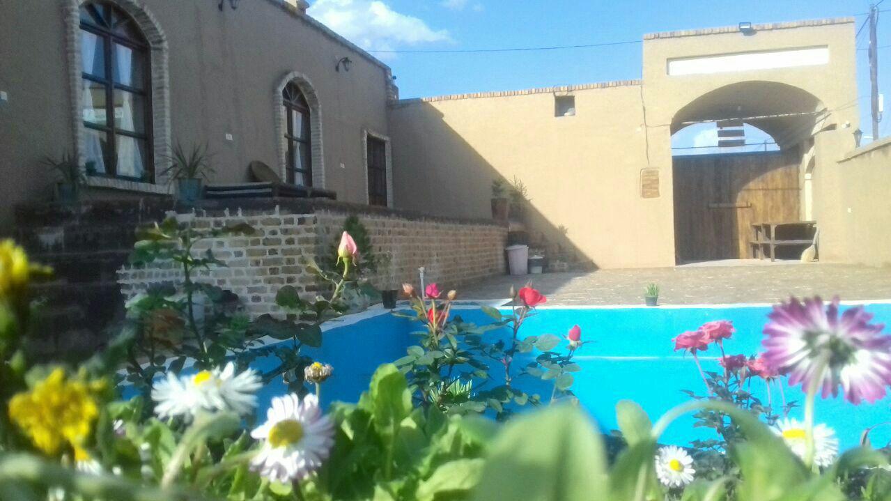 بوم گردی در بردسکن