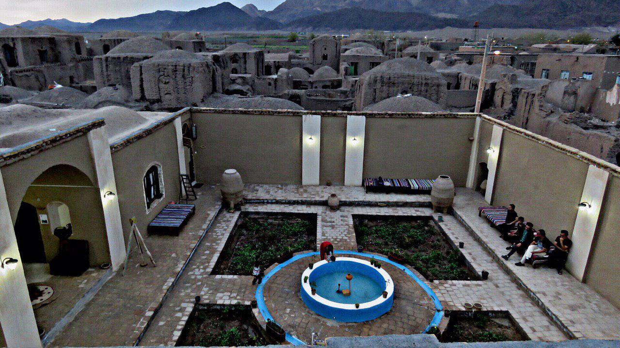 بوم گردی در بردسکن