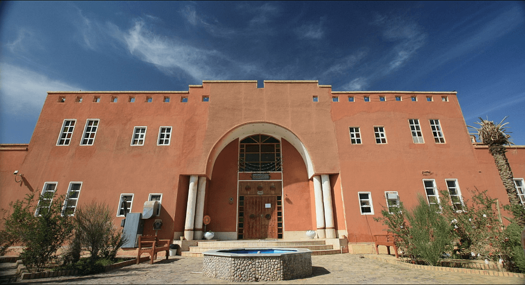 هتل بالی در خور و بیابانک 