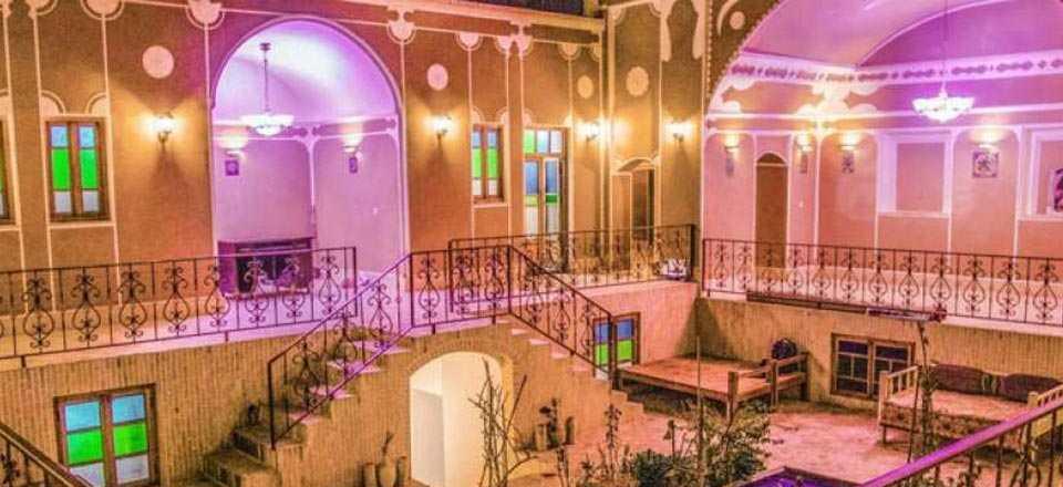 بوم گردی سرای کهن یزد