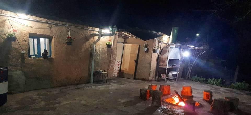 بوم گردی کلبه قزلباش مینودشت