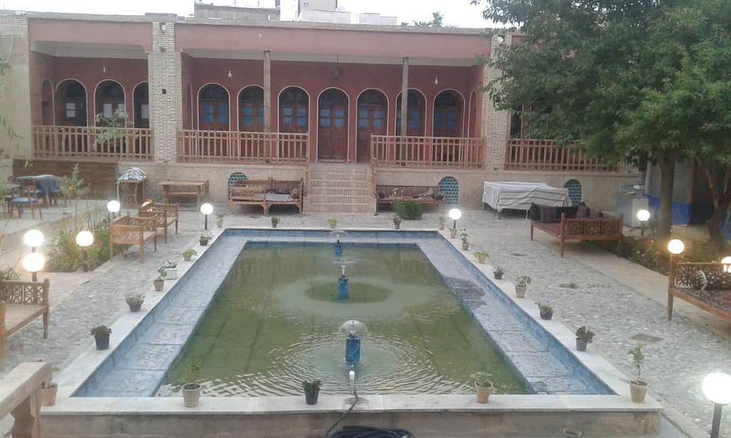 اجاره خانه سنتی در گلپایگان