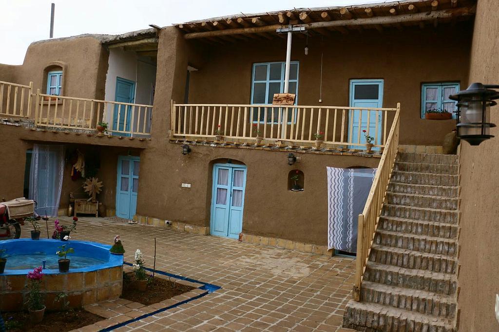 اجاره خانه سنتی در بردسکن