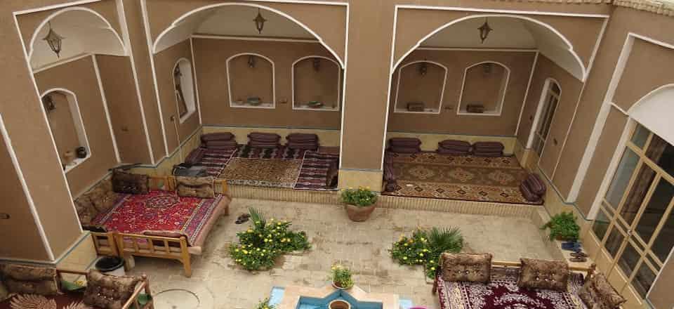 اقامتگاه بوم گردی ورزنه