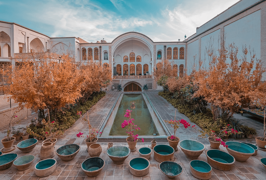 هتل سنتی خانه منوچهری کاشان