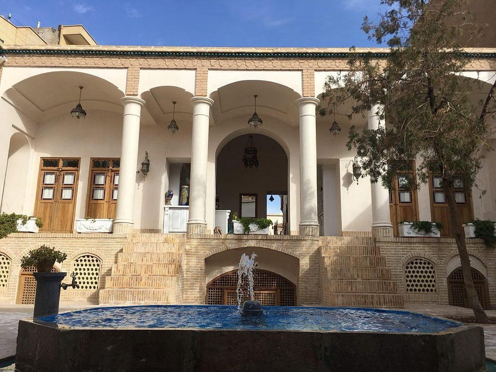 رزرو هتل سنتی آریانا در کاشان