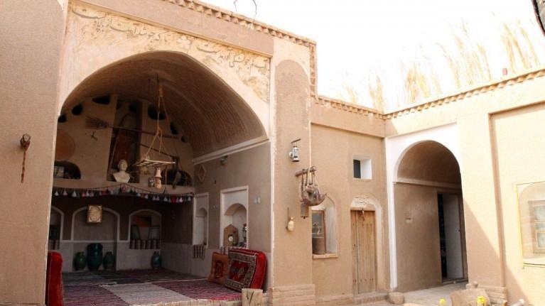 بوم گردی اسکندر در جندق اصفهان