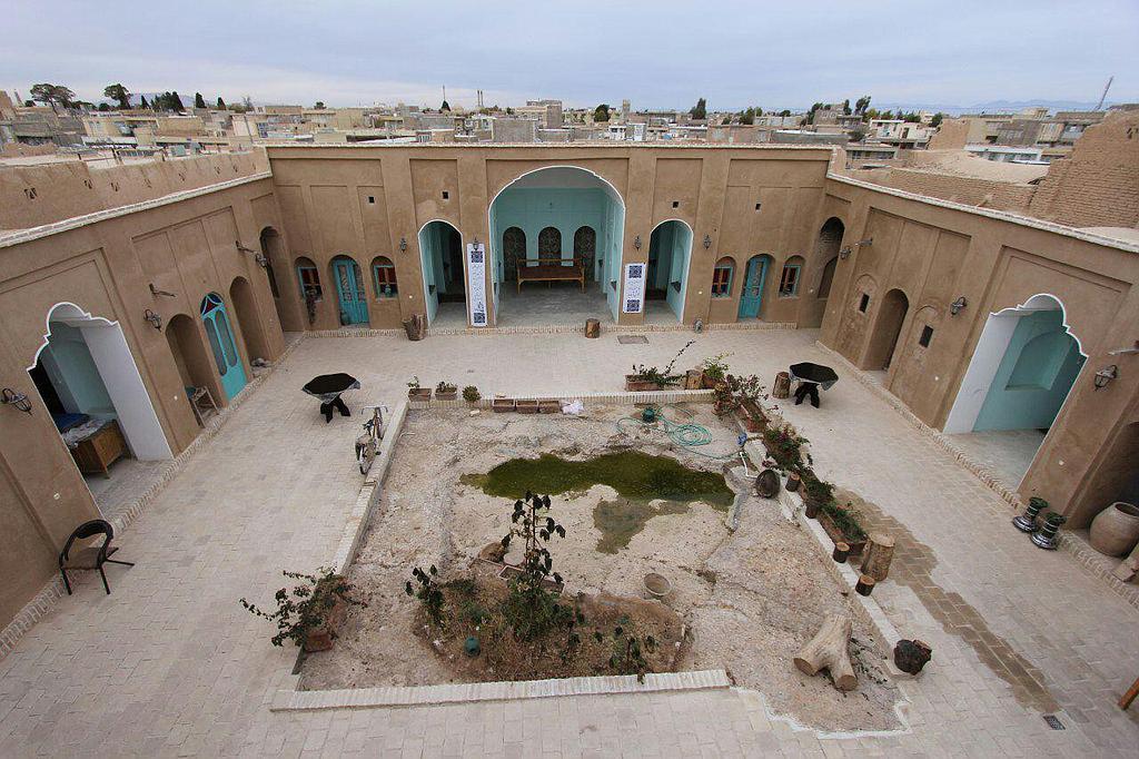 اقامتگاه خانه مستوفی ابرکوه