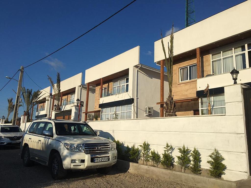 مجموعه بحری لند بندرانزلی