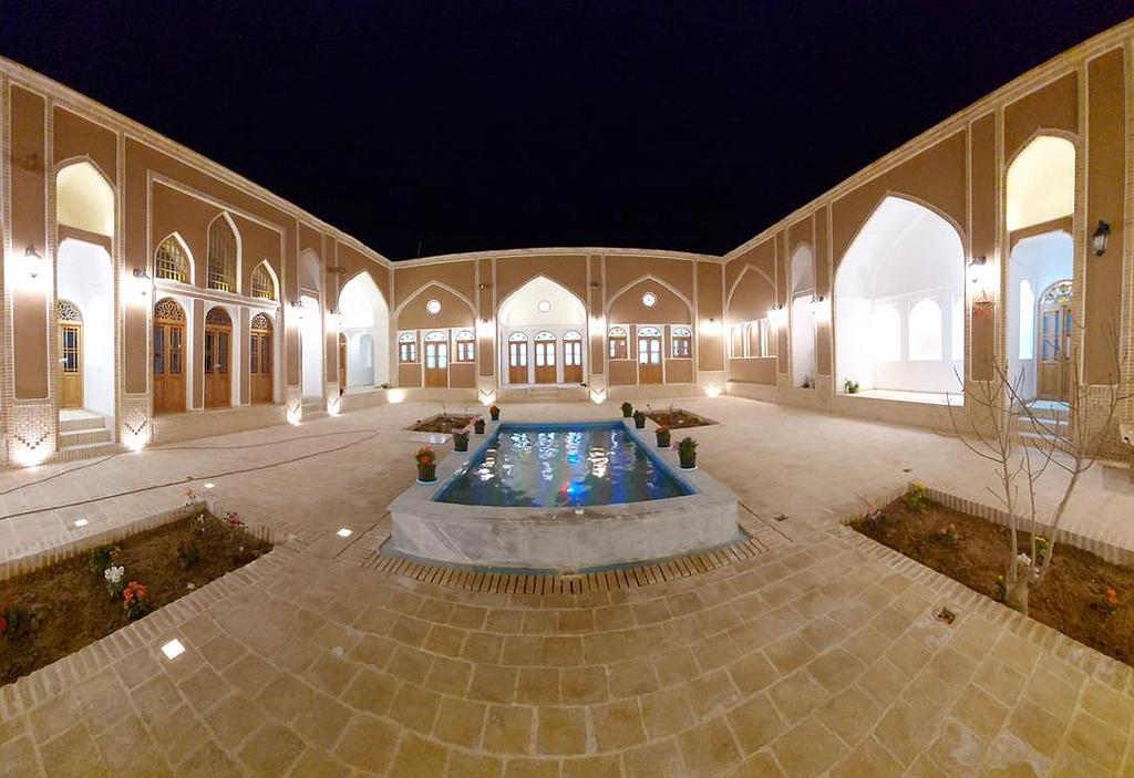 بومگردی پنجه افتاب اردستان