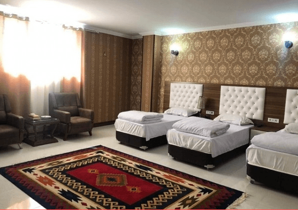 اتاق 3 نفره هتلی در سیرجان