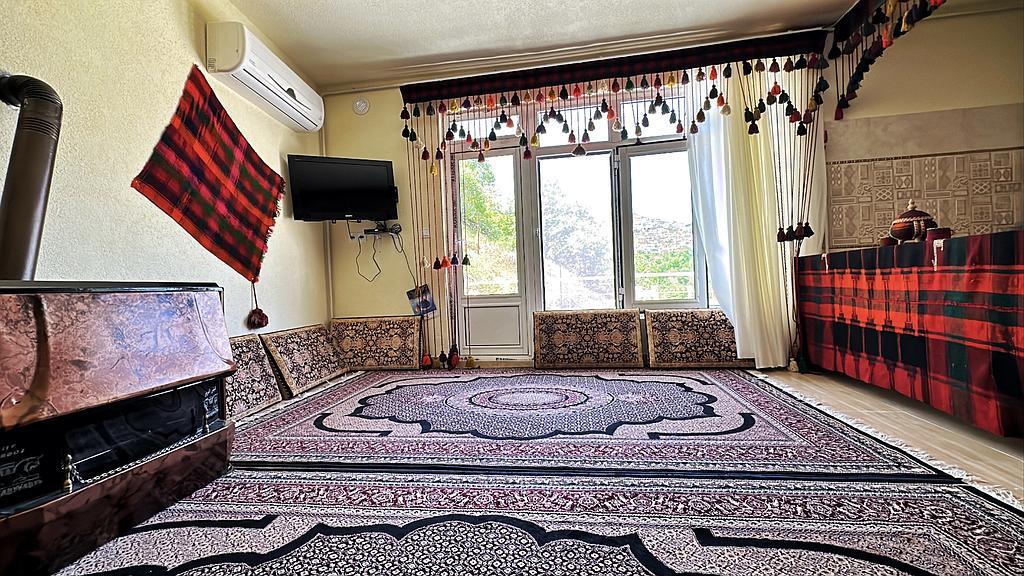 اقامتگاه سنتی ژینگه پاوه