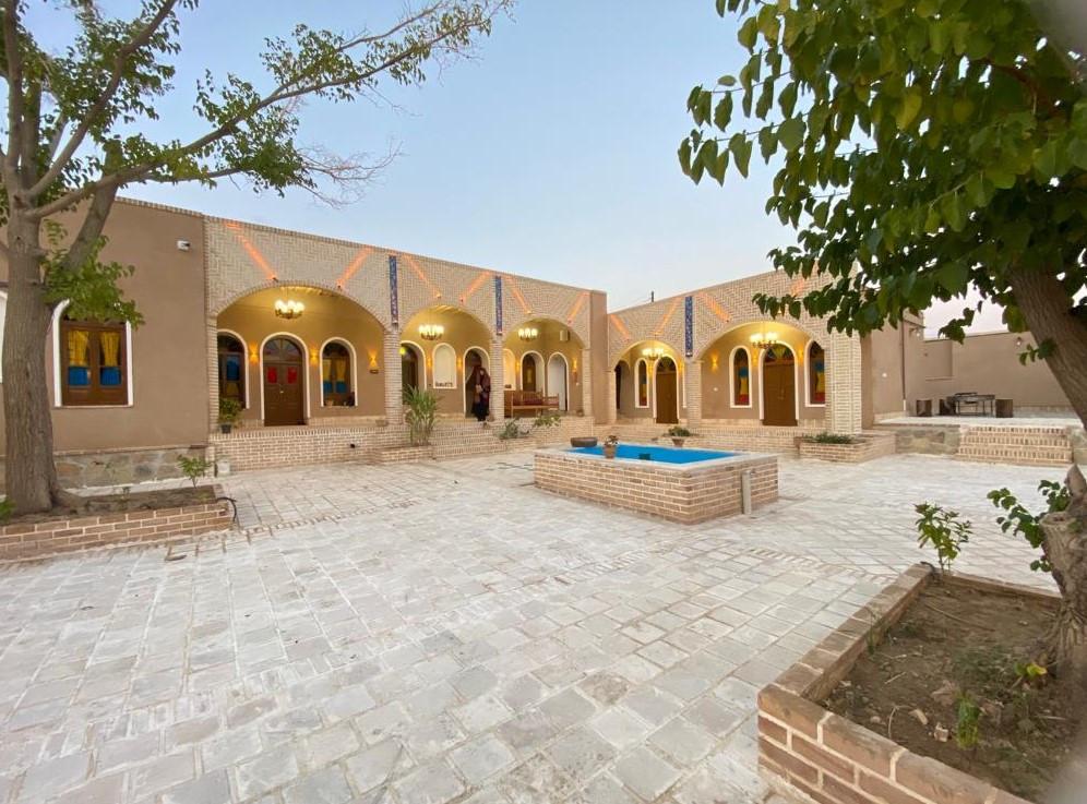اقامتگاه عمارت مهاجر در خرقان