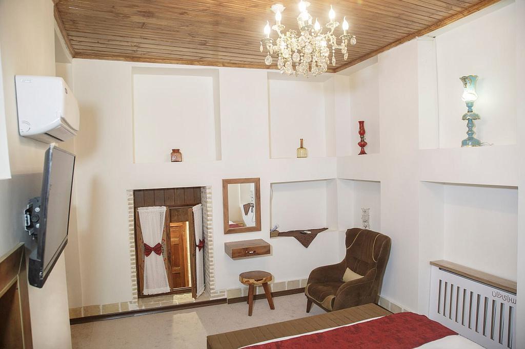 اتاق گوشواره هتل سرای خان