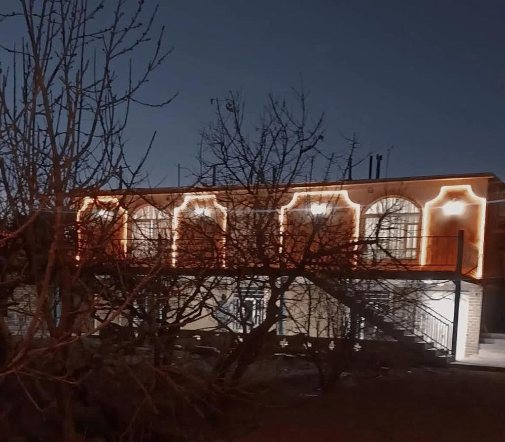 عمارت تخت طاووس در فردوس