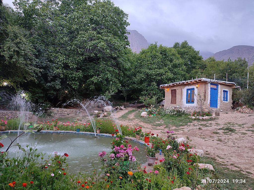 بومگردی سرین چشمه گل آخور
