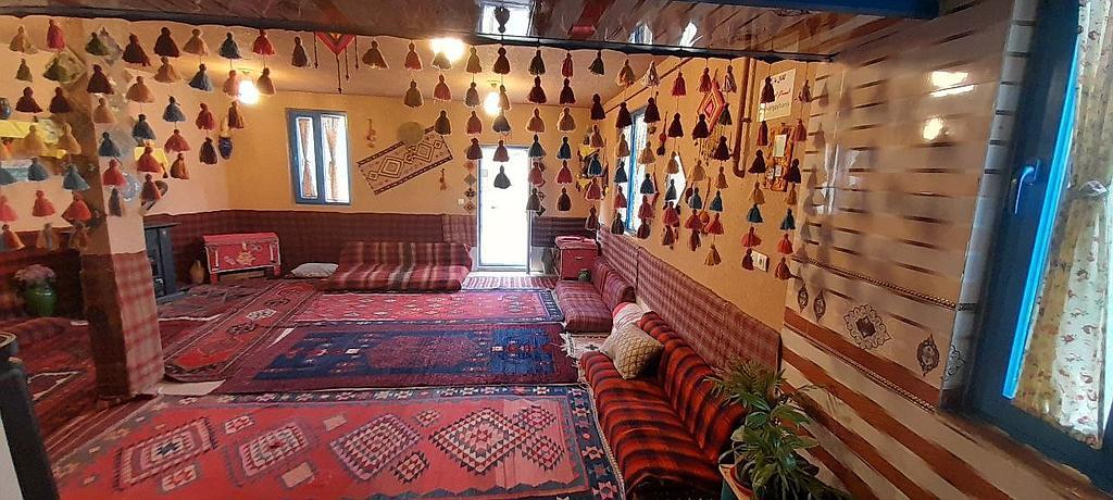 بومگردی  واقامتگاه هانیس 