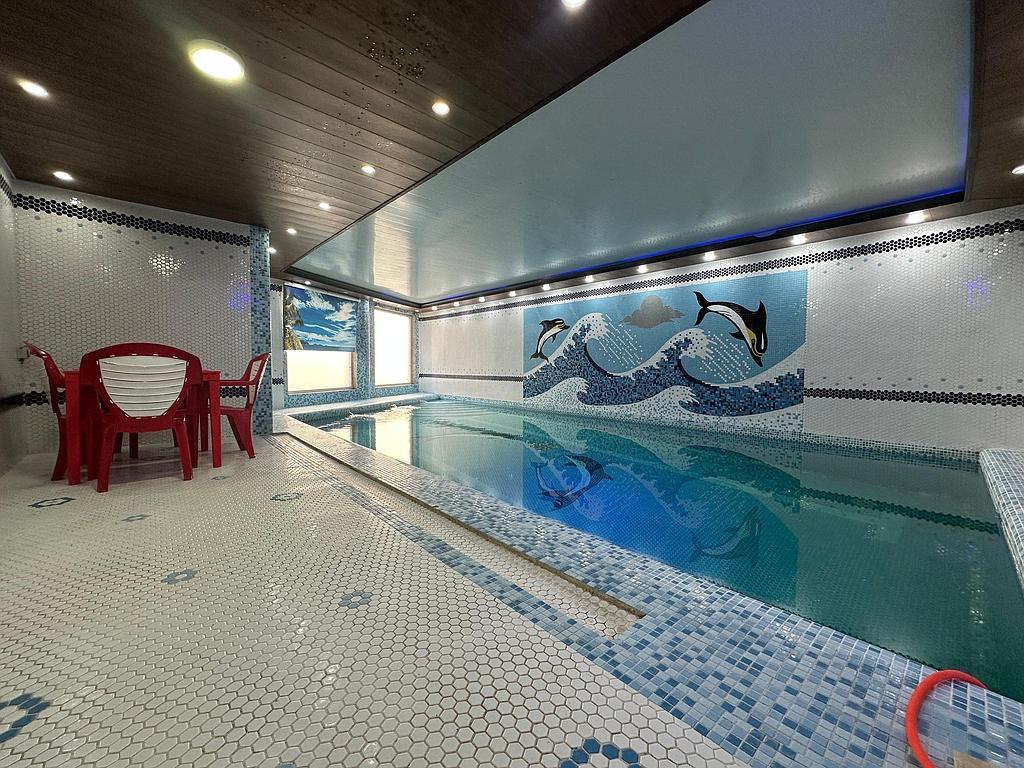 ویلا استخردار فانوس آبی