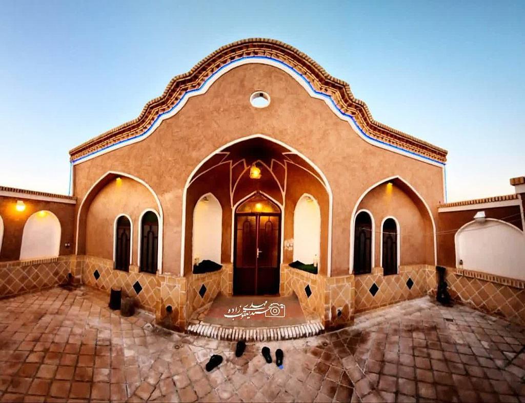 اقامتگاه سنتی آوای کویر 