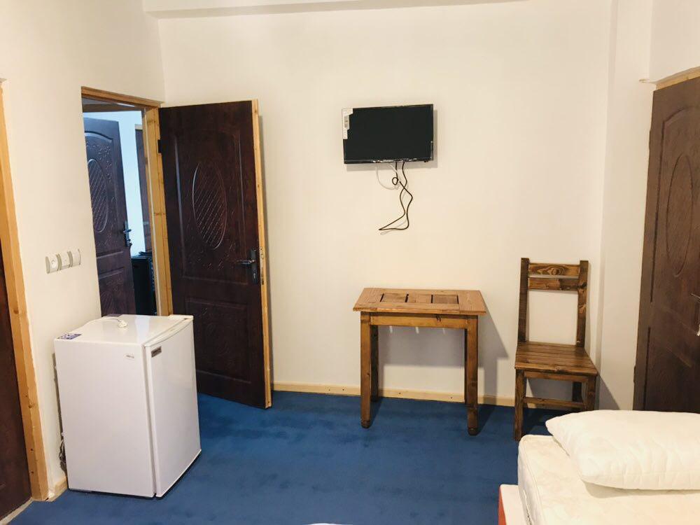 اقامتگاه بومگردی در فومن جنگلی در کنار رودخانه