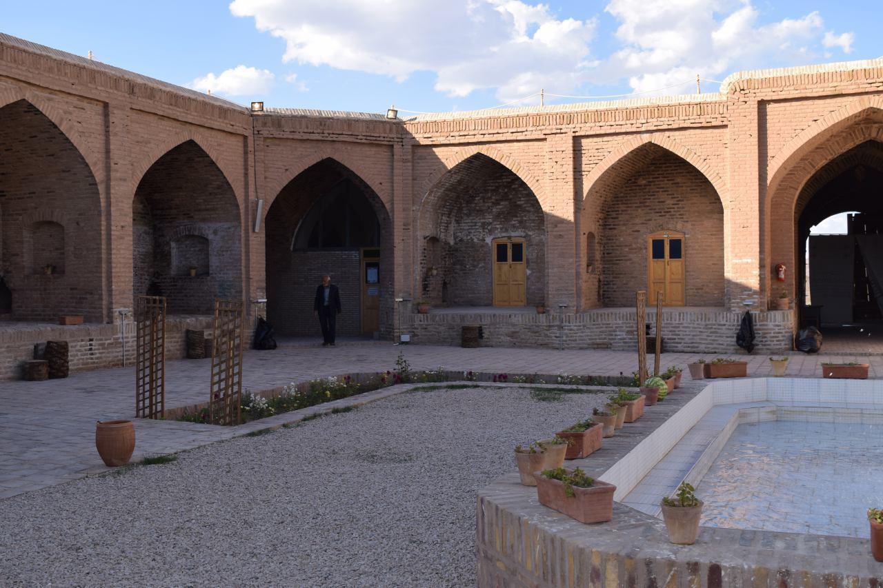 اجاره اقامتگاه بوم گردی در طبس مسینا