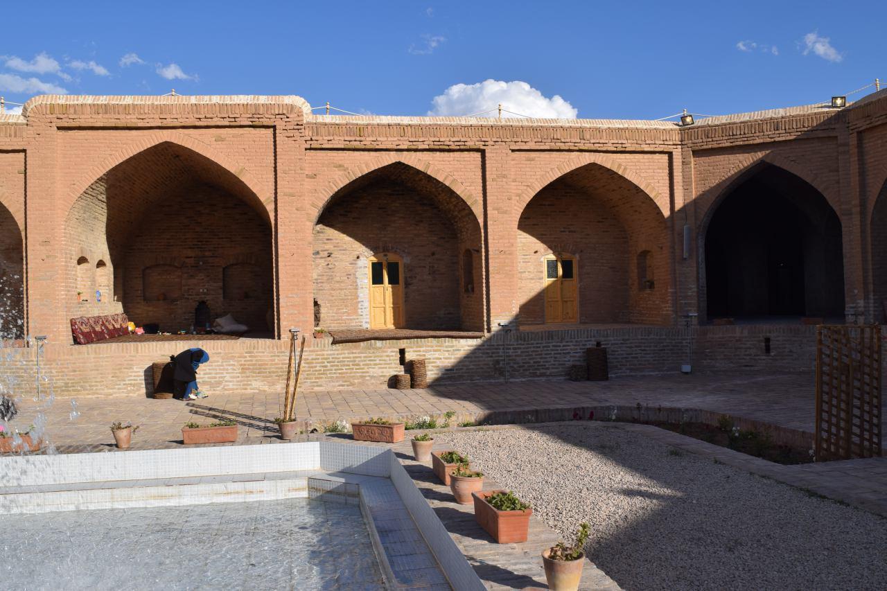 اجاره اقامتگاه بوم گردی در طبس مسینا