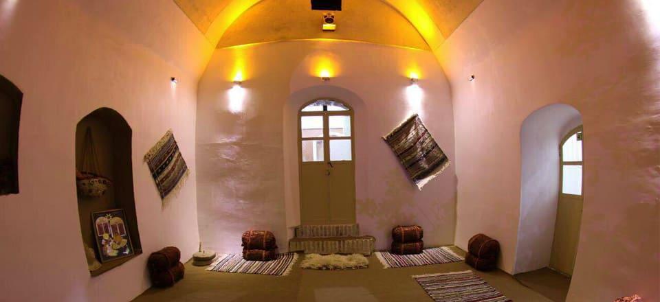 اقامتگاه بوم گردی ستاره کویر طبس