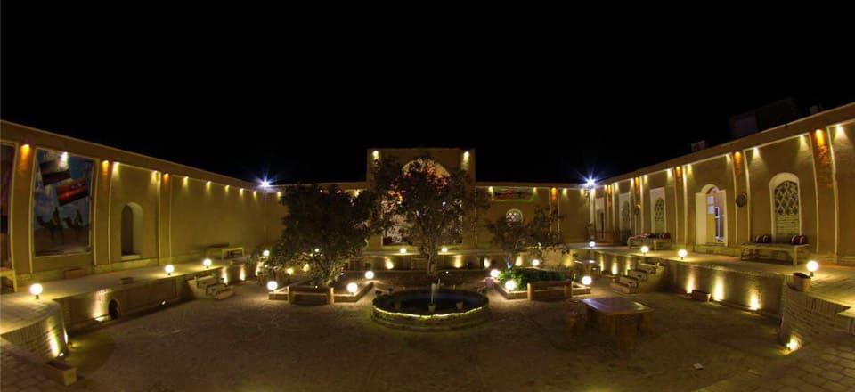 اقامتگاه بوم گردی ستاره کویر طبس