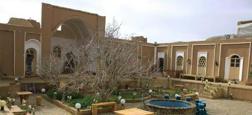 اقامتگاه بوم گردی ستاره کویر طبس