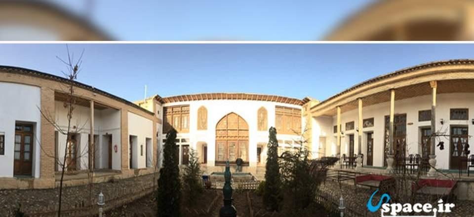 اقامتگاه بوم گردی آزاده در شهرکرد