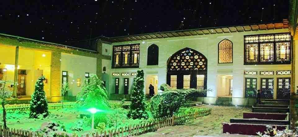 اقامتگاه بوم گردی آزاده در شهرکرد