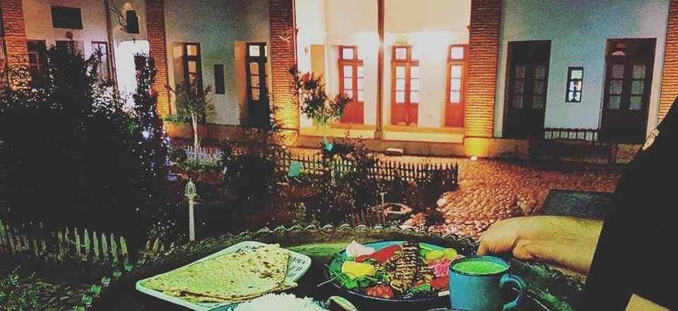 اقامتگاه بوم گردی آزاده در شهرکرد