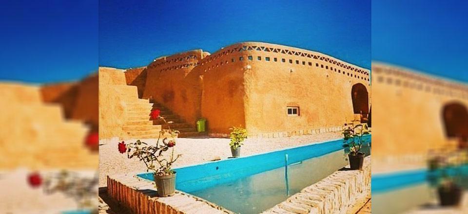 اقامتگاه بوم گردی نخل و نرگس در طبس