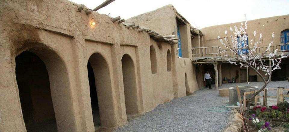 اقامتگاه بوم گردی مزداگرد در همدان