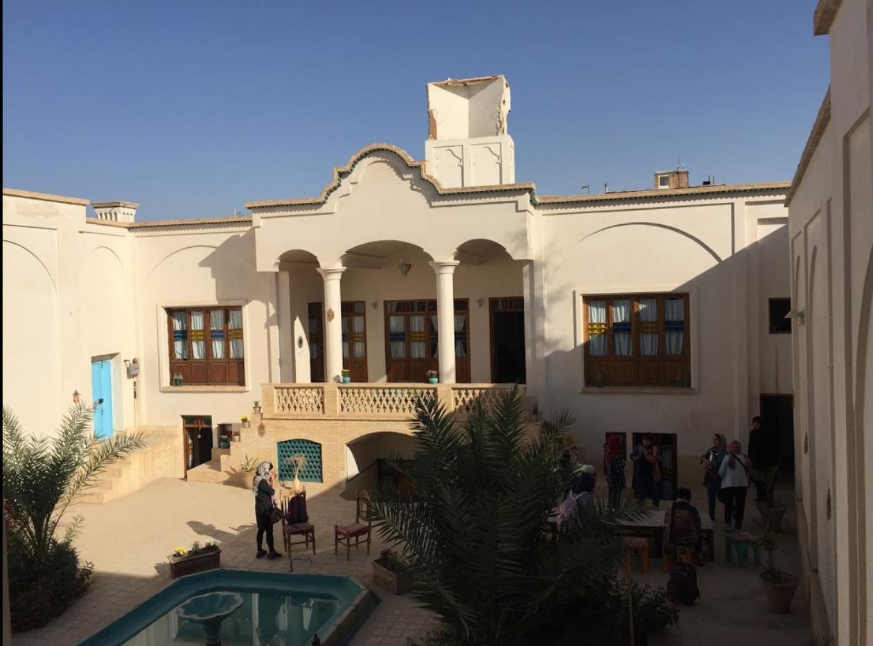 اجاره اقامتگاه بوم گردی کوشک فردوس در کاشان