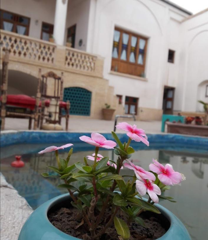 اجاره اقامتگاه بوم گردی کوشک فردوس در کاشان