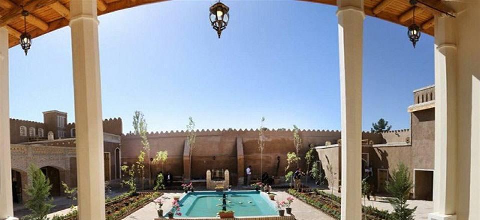 اقامتگاه بوم گردی ارگ رادکان چناران