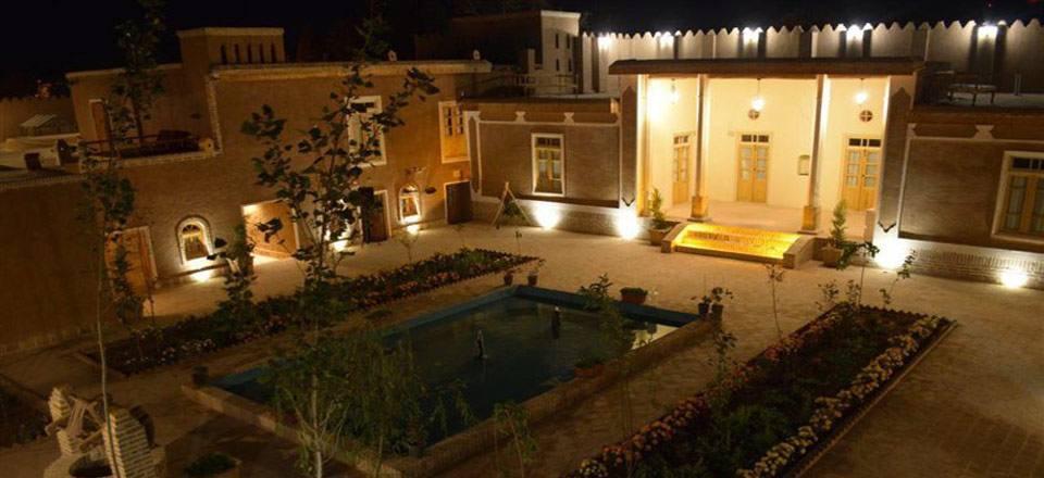 اقامتگاه بوم گردی ارگ رادکان چناران