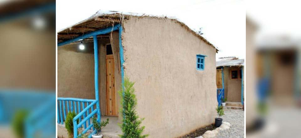 اقامتگاه بومگردی کلبه گلی در دلند